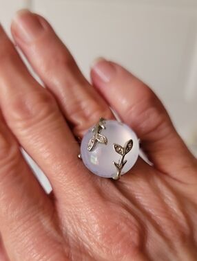 Silver Moon Shimmer Ring White Opalescent whith Leaf Prongs Sz S (6)